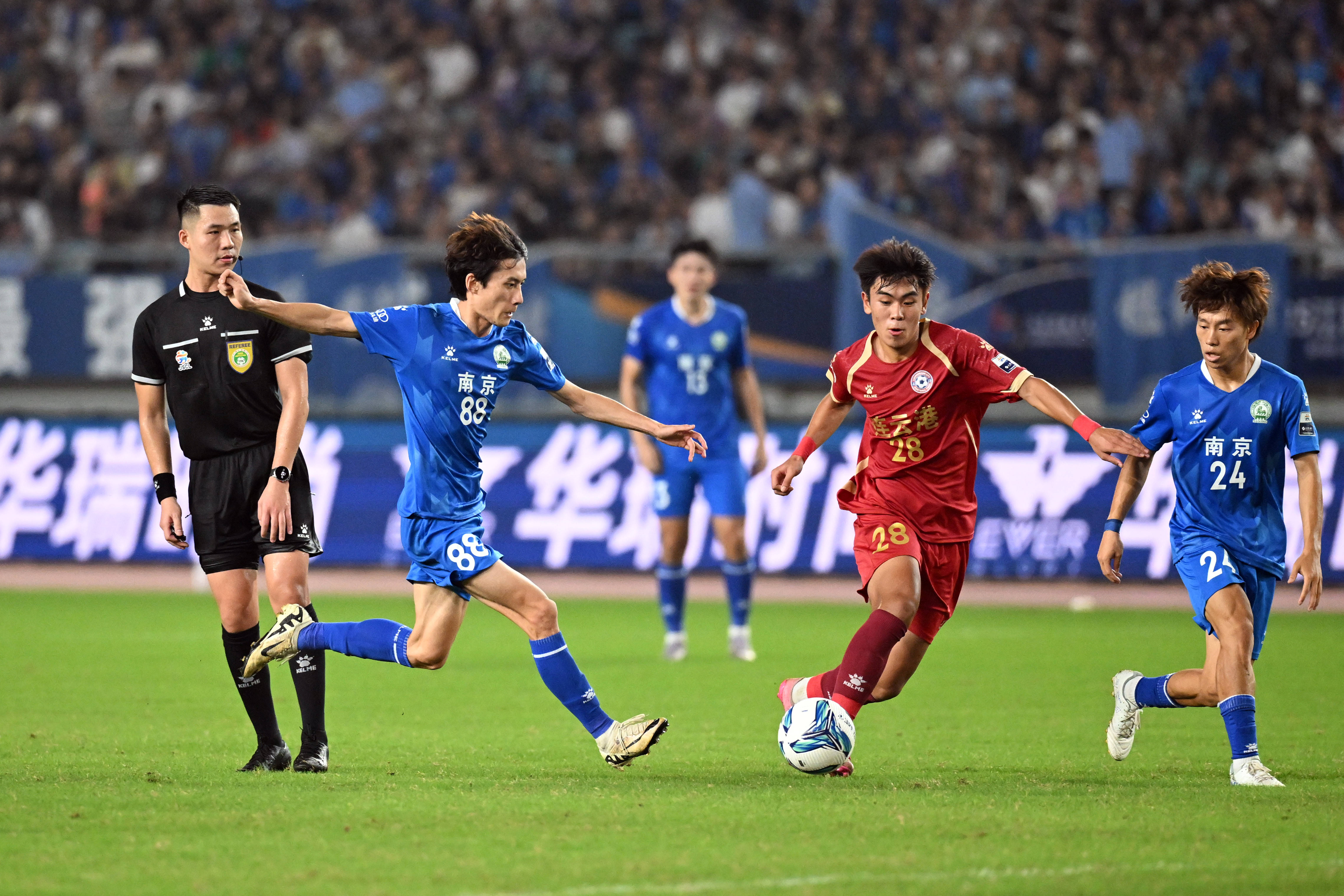 球盟会官网-上港对苏宁集锦